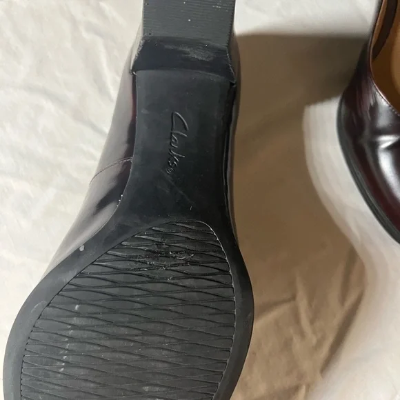 Clarks Women's Oxblood Leather Heels - Picture 5 of 7